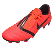 Buy Nike Soccer Shoes in California and unlock your agility on the fie